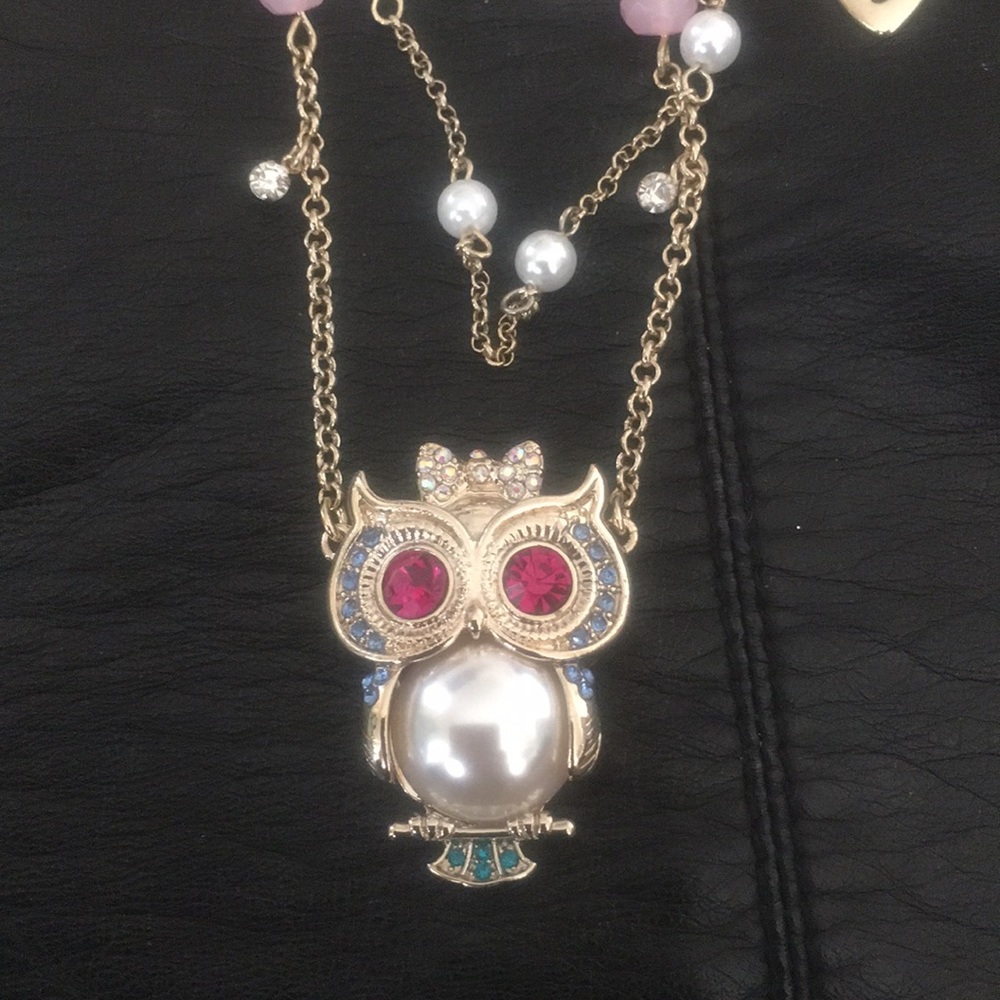 Betsey johnson 🦉 owl necklace